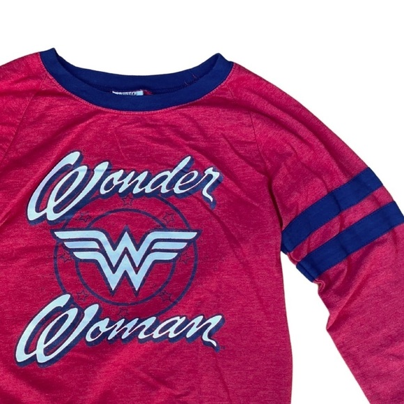Wonder Woman Women’s Long Sleeve Crew Neck Shirt Size Medium GUC ⚡️Ships Quick⚡️ - Picture 3 of 6